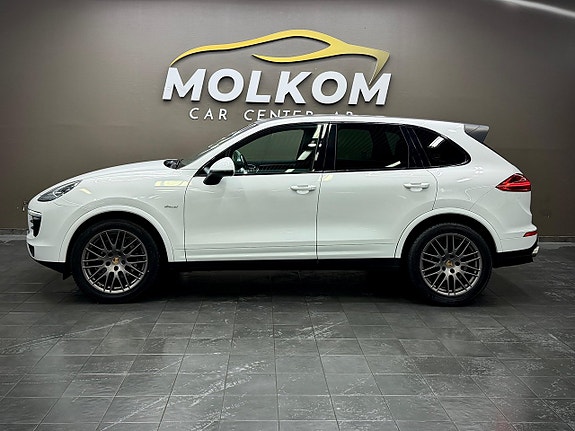 Porsche Cayenne 6 of 20