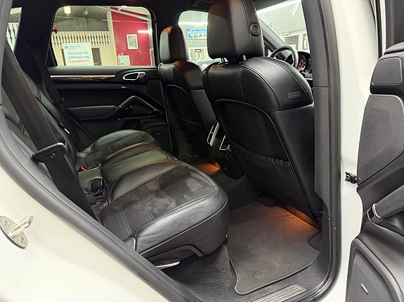 Porsche Cayenne 18 of 20
