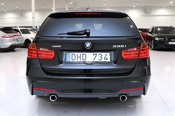 BMW 335i 4 of 5