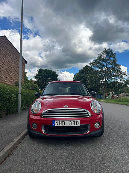 MINI One 2 of 5
