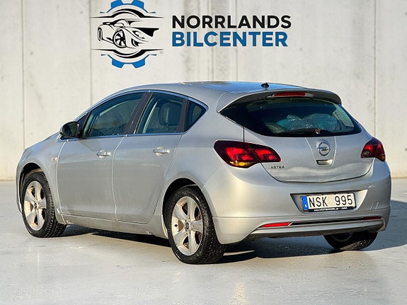 Opel Astra 4 of 5