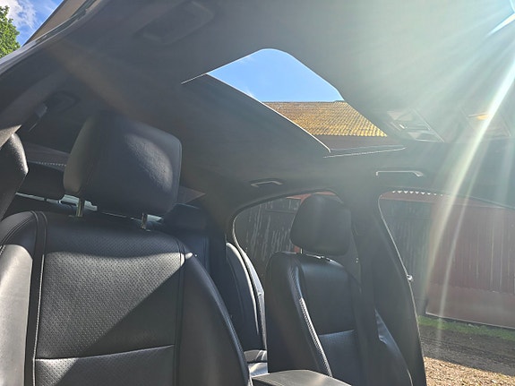 Jaguar XF 9 of 15