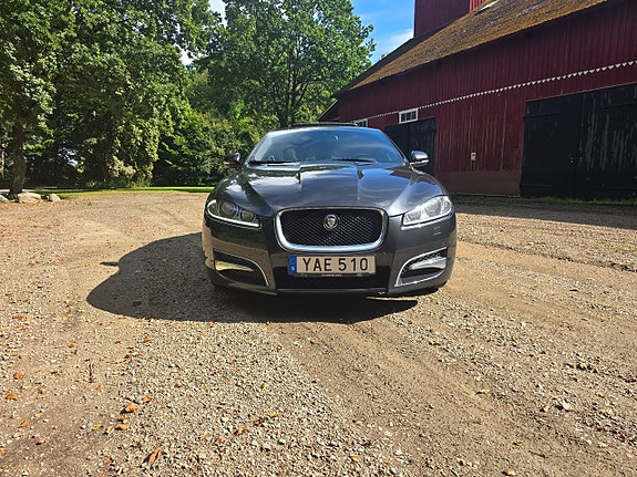 Jaguar XF 4 of 15