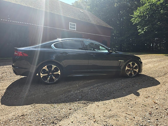 Jaguar XF 7 of 15
