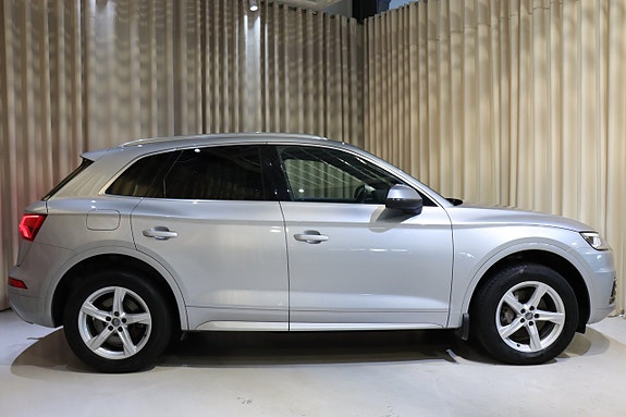 Audi Q5 2 of 5