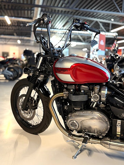 Triumph Bonneville Bobber 1200 5 of 5