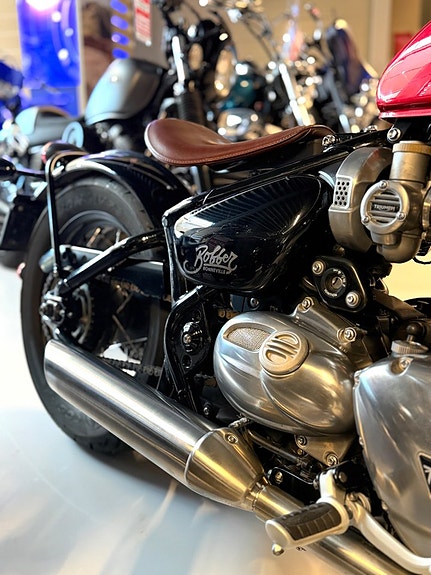 Triumph Bonneville Bobber 1200 3 of 5