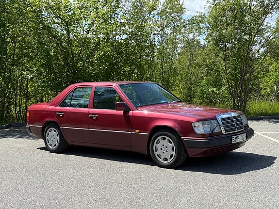 Mercedes-Benz 300 E-24