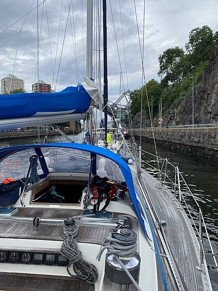 Sweden Yachts 41 Continental 3 of 6