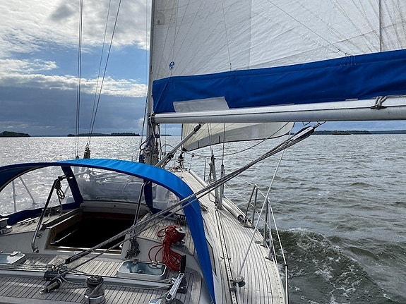 Sweden Yachts 41 Continental 2 of 6