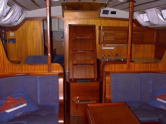Sweden Yachts 41 Continental 5 of 6