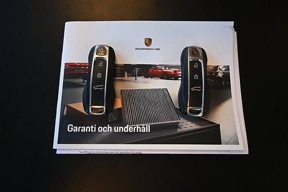 Porsche Cayenne 30 of 30