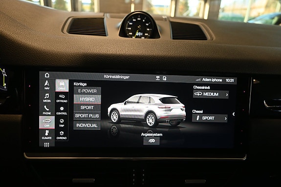 Porsche Cayenne 23 of 30