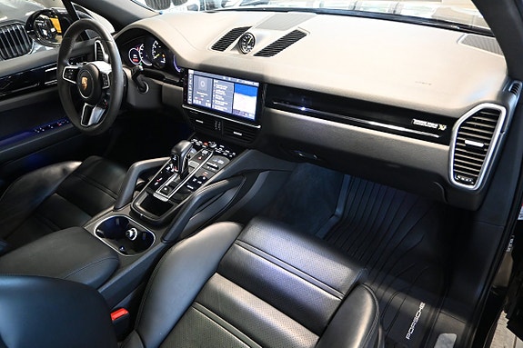 Porsche Cayenne 10 of 30