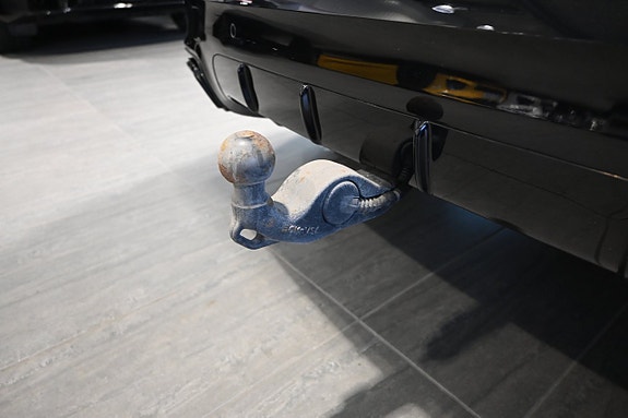 Porsche Cayenne 16 of 30