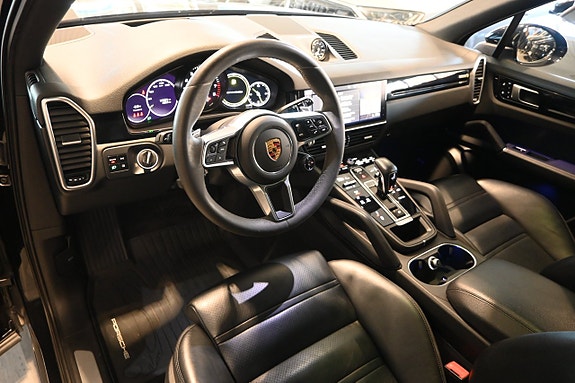 Porsche Cayenne 7 of 30