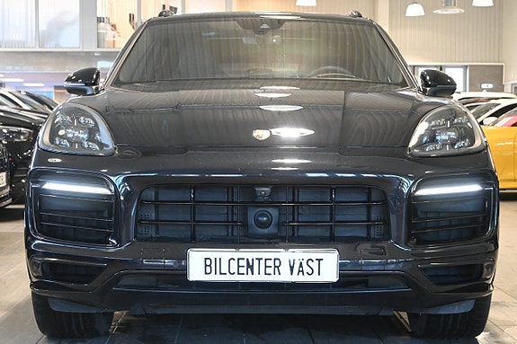 Porsche Cayenne 5 of 5