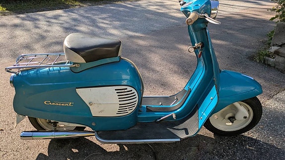 Crescent Monark Skoterette 5 of 12