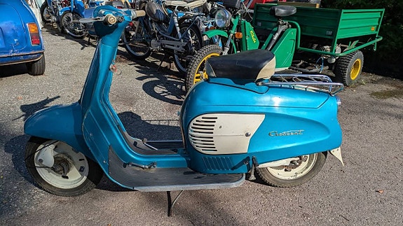 Crescent Monark Skoterette