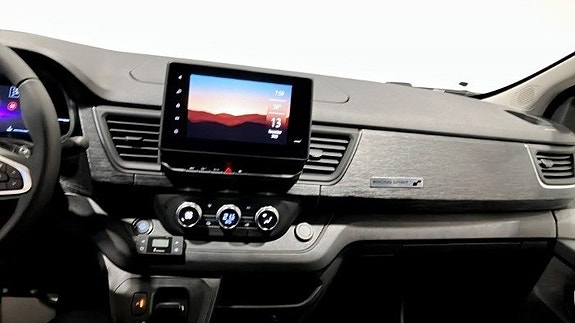 Renault Trafic 10 of 13