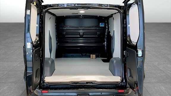 Renault Trafic 7 of 13