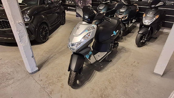 Begagnad Kisbee Satin Flash 2022  3498km