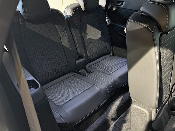 Peugeot 5008 9 of 19