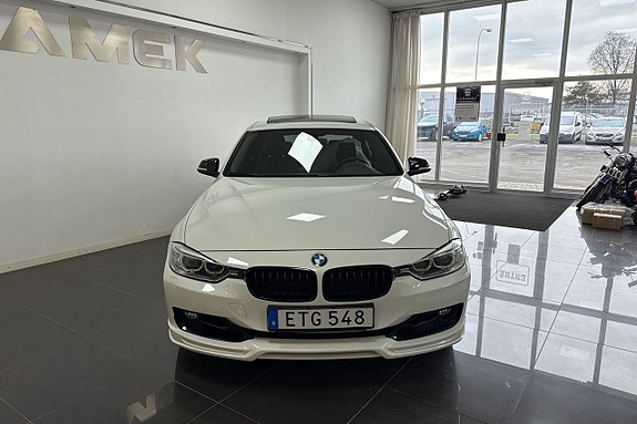 BMW 335i 2 of 5