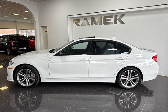 BMW 335i 3 of 5