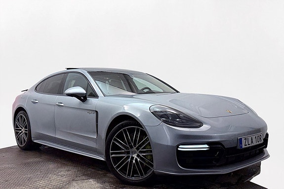 Porsche Panamera 4 4 of 5