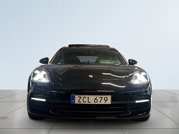 Porsche Panamera 4S 2 of 5