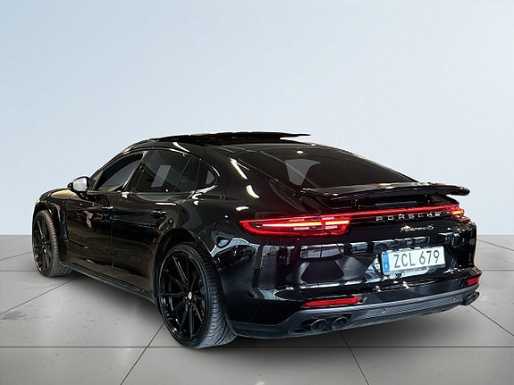 Porsche Panamera 4S 5 of 5