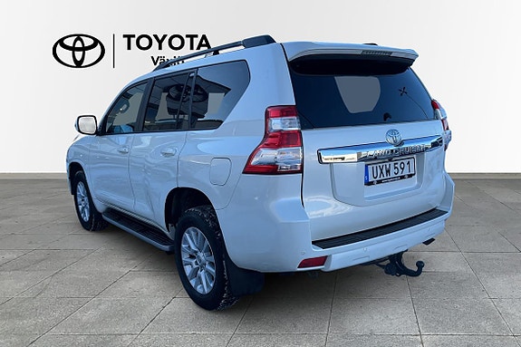 Toyota Land Cruiser 3 of 5