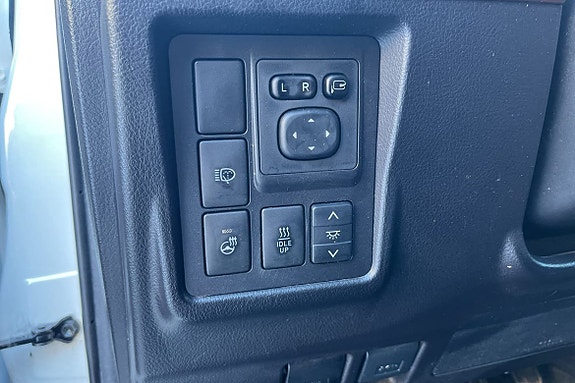 Toyota Land Cruiser 23 of 24