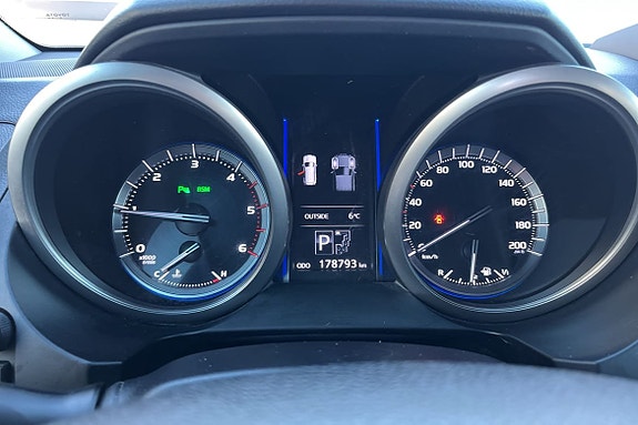Toyota Land Cruiser 15 of 24