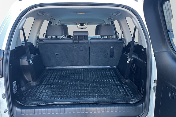 Toyota Land Cruiser 11 of 24