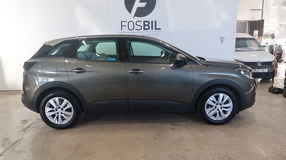Peugeot 3008 3 of 5