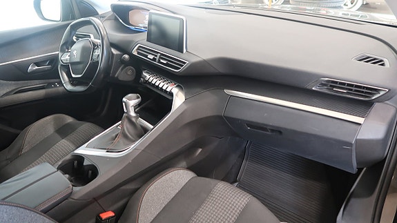 Peugeot 3008 10 of 16
