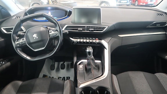 Peugeot 3008 11 of 16