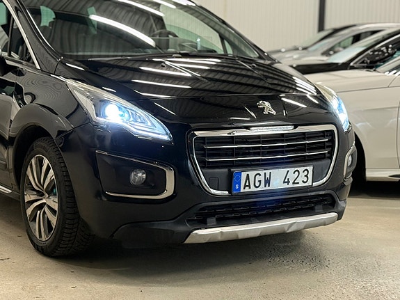 Peugeot 3008 2 of 5
