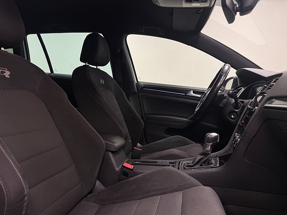 Volkswagen Golf - 11