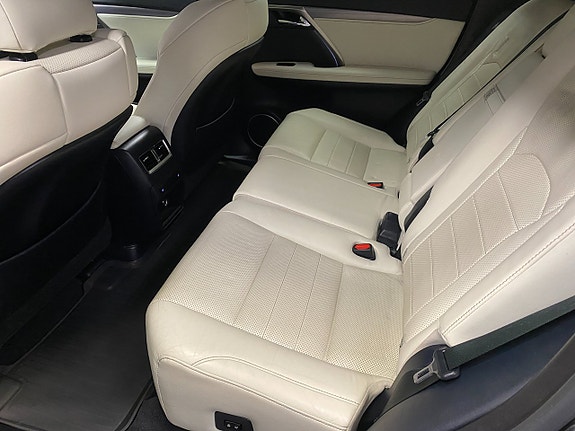 Lexus RX450h 17 of 27