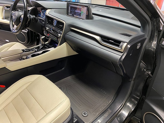 Lexus RX450h 4 of 27