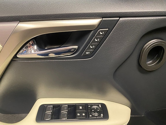 Lexus RX450h 8 of 27