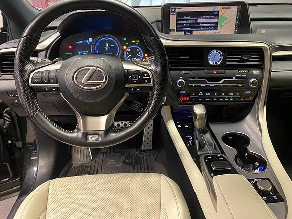 Lexus RX450h 10 of 27