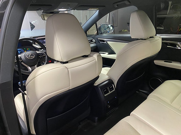 Lexus RX450h 15 of 27