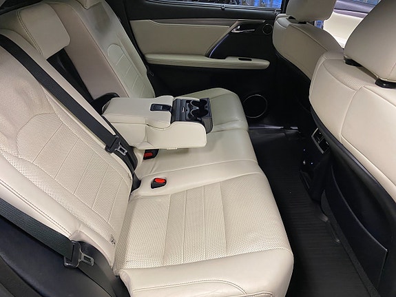 Lexus RX450h 18 of 27
