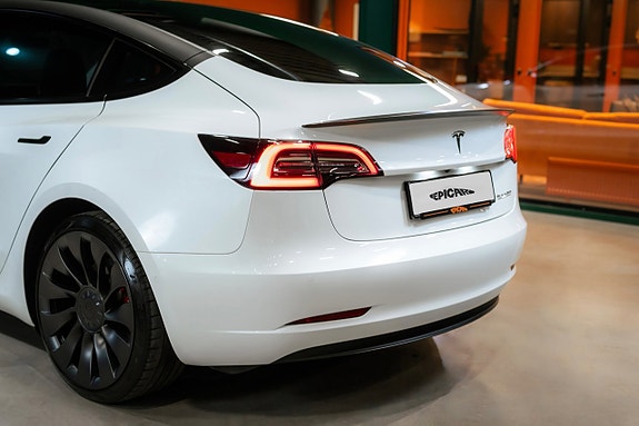 Tesla Model 3 4 of 24