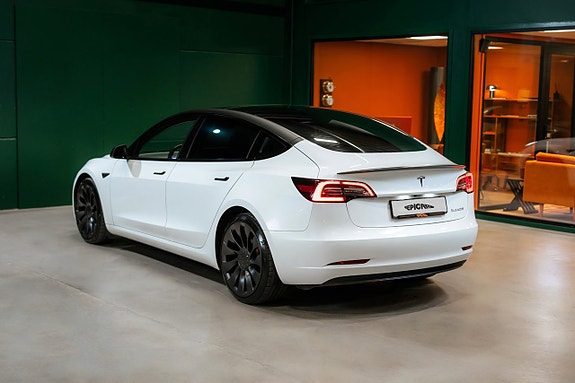Tesla Model 3 3 of 24