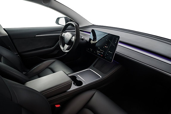 Tesla Model 3 21 of 24